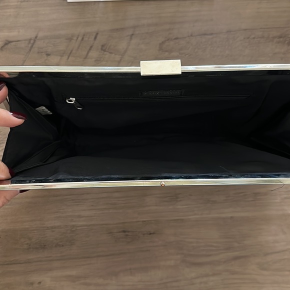 Clutch - Picture 4 of 6